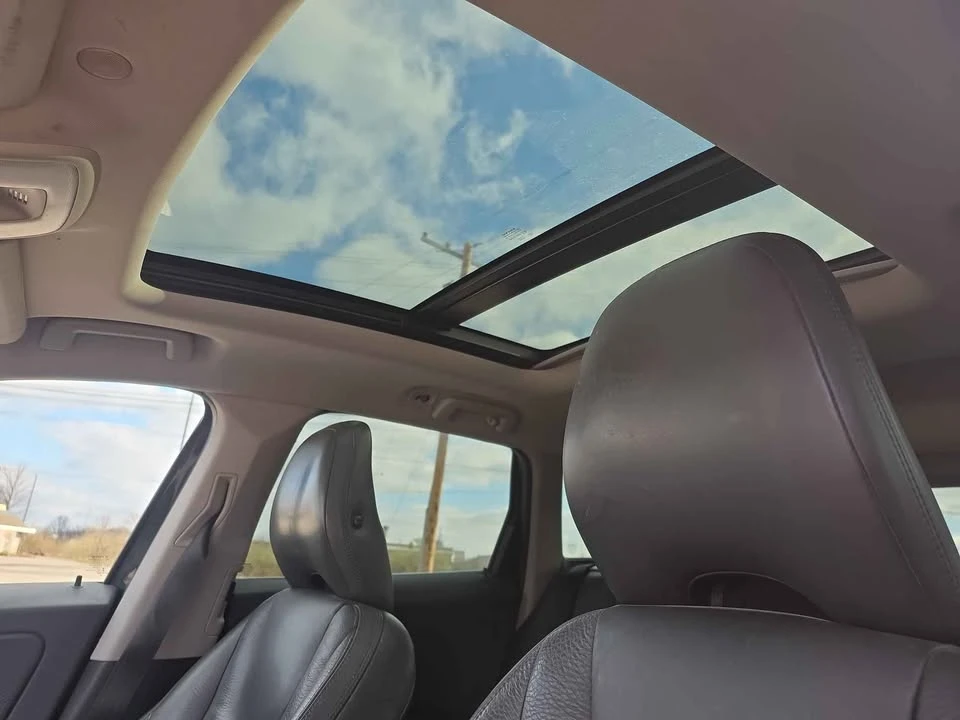 2014 Volvo XC60 1st Gen - Image 9 of 17