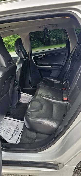 2014 Volvo XC60 1st Gen - Image 11 of 20