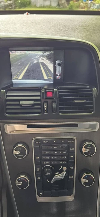 2014 Volvo XC60 1st Gen - Image 19 of 20