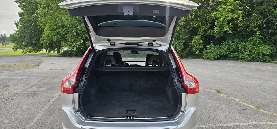 2014 Volvo XC60 1st Gen - Image 9 of 20