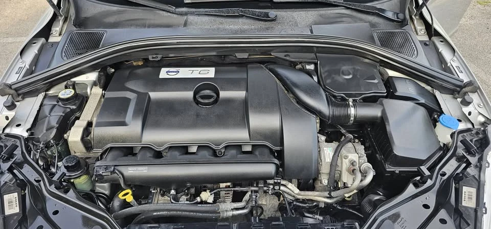 2014 Volvo XC60 1st Gen - Image 16 of 20