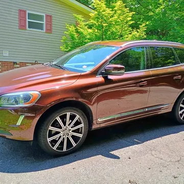 2014 Volvo XC60 T6 Drive-E Platinum Sport Utility 4D