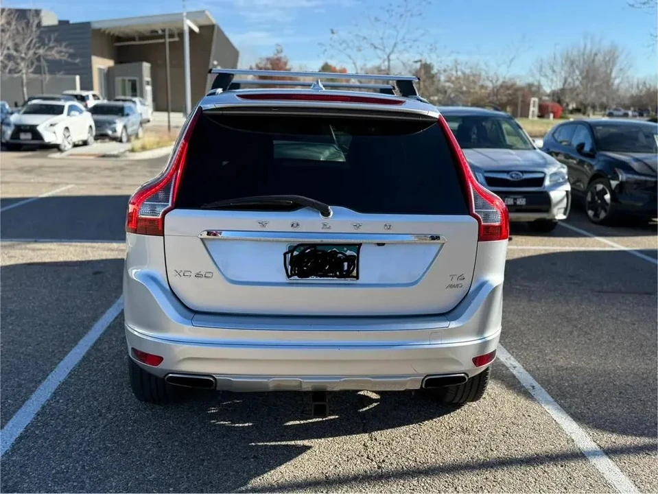 2014 Volvo XC60 1st Gen - Image 9 of 12