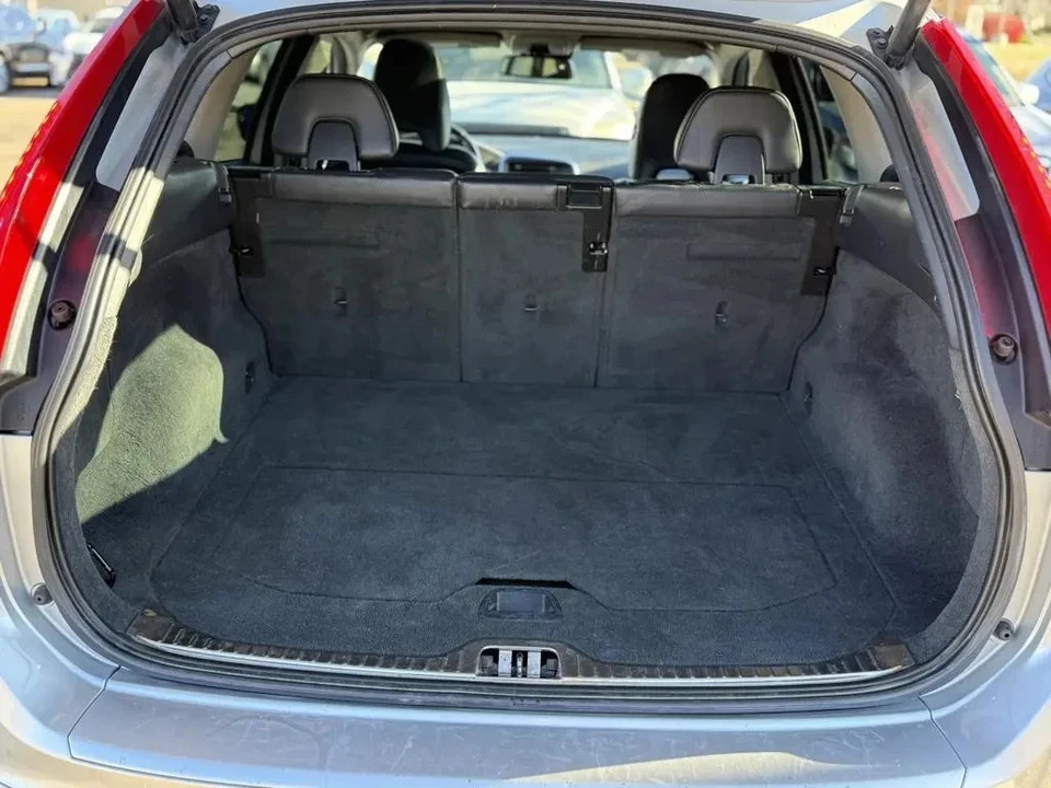 2014 Volvo XC60 1st Gen - Image 2 of 12