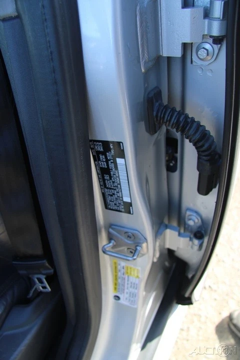 2014 Volvo XC60 1st Gen - Image 12 of 21