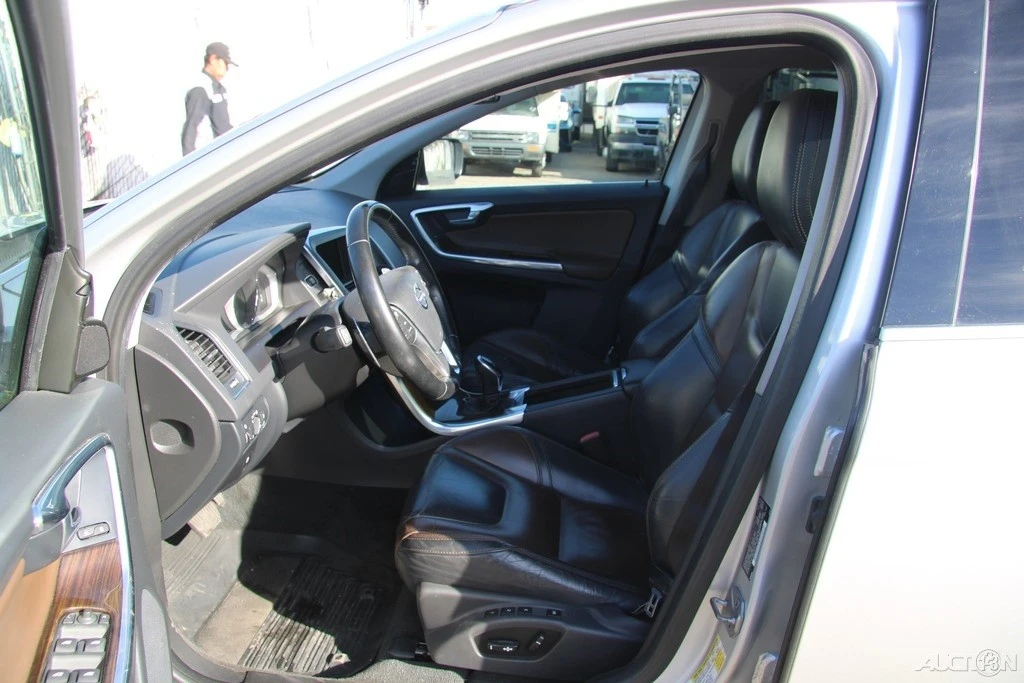 2014 Volvo XC60 1st Gen - Image 14 of 21
