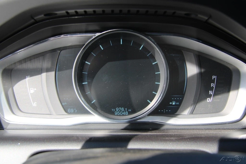 2014 Volvo XC60 1st Gen - Image 16 of 21