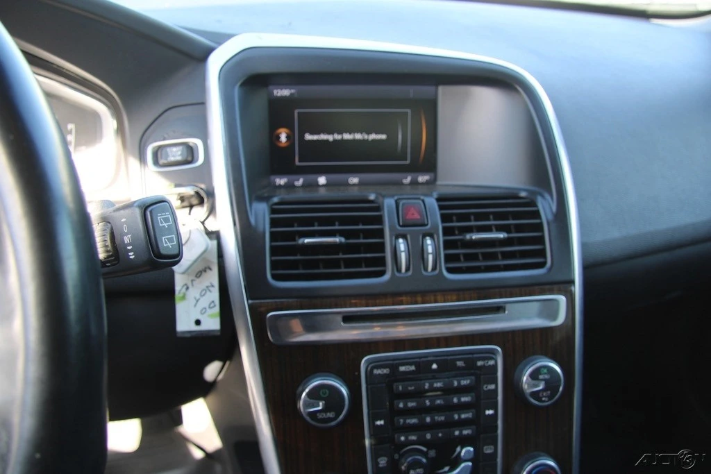 2014 Volvo XC60 1st Gen - Image 18 of 21