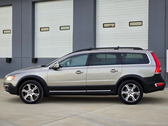 2014 Volvo XC70 3rd Gen - Image 5 of 21
