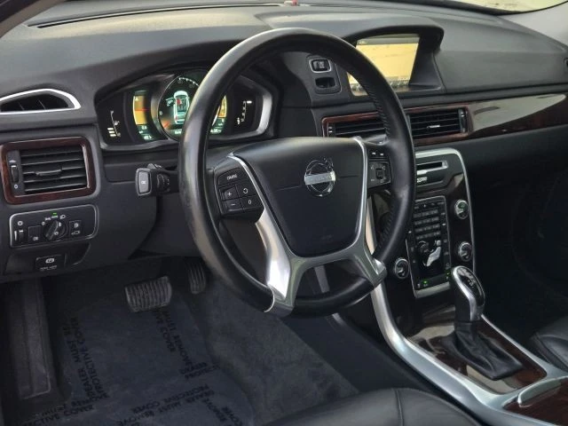 2014 Volvo XC70 3rd Gen - Image 11 of 21