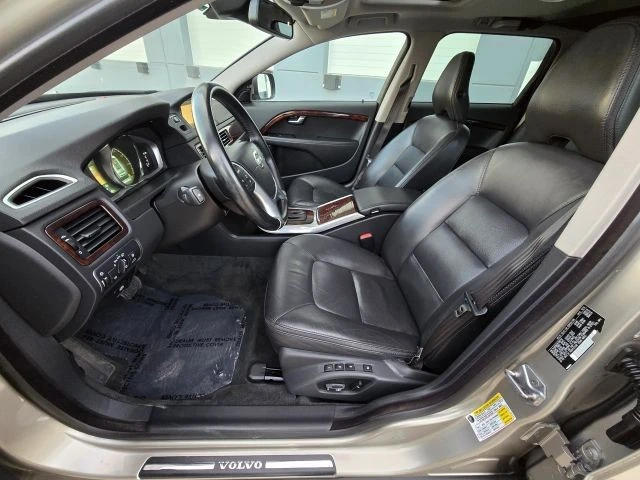 2014 Volvo XC70 3rd Gen - Image 12 of 21