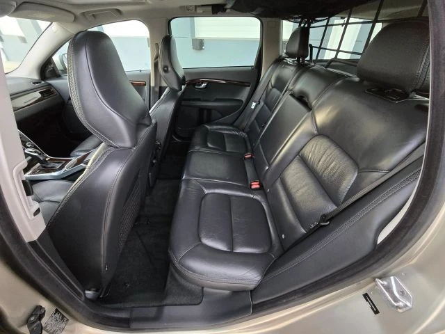 2014 Volvo XC70 3rd Gen - Image 15 of 21