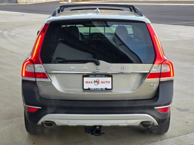 2014 Volvo XC70 3rd Gen - Image 7 of 21