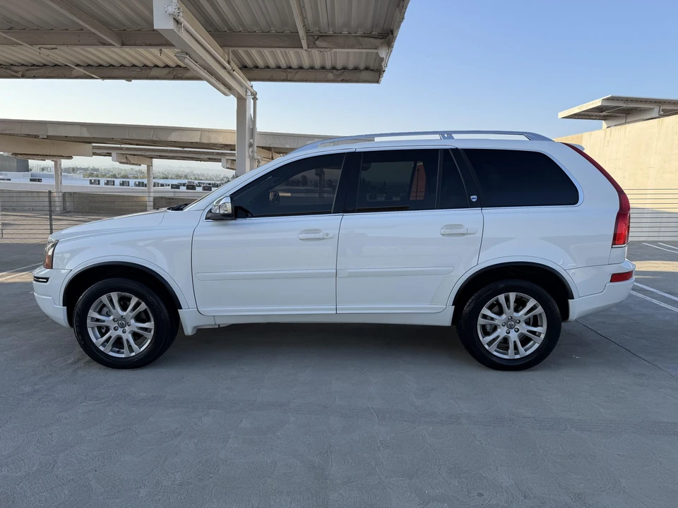 2014 Volvo XC90 1st Gen - Image 17 of 31