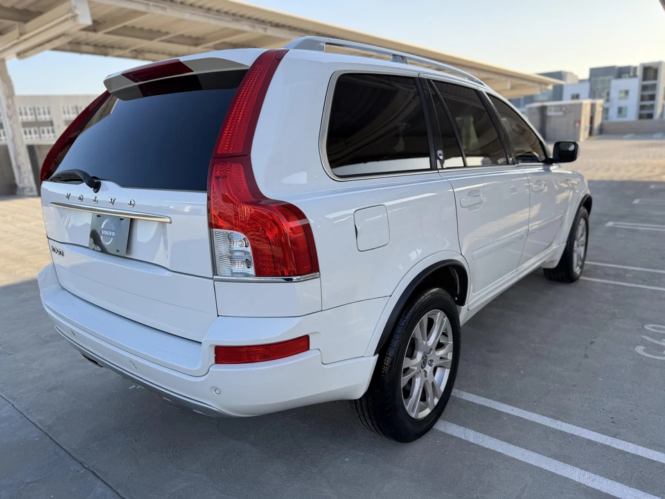 2014 Volvo XC90 1st Gen - Image 29 of 31
