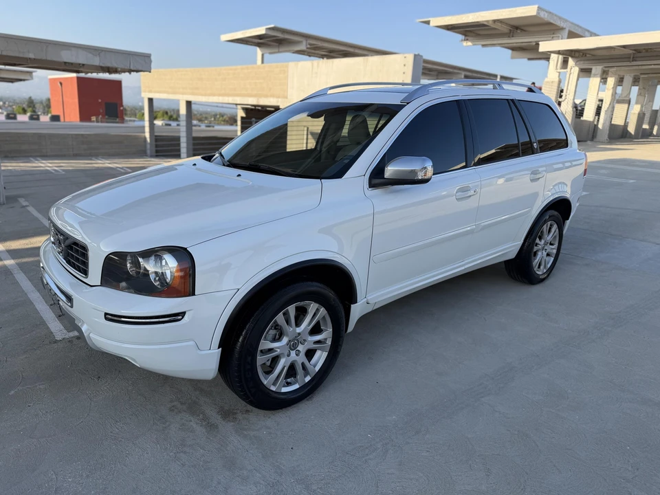 2014 Volvo XC90 1st Gen - Image 16 of 31