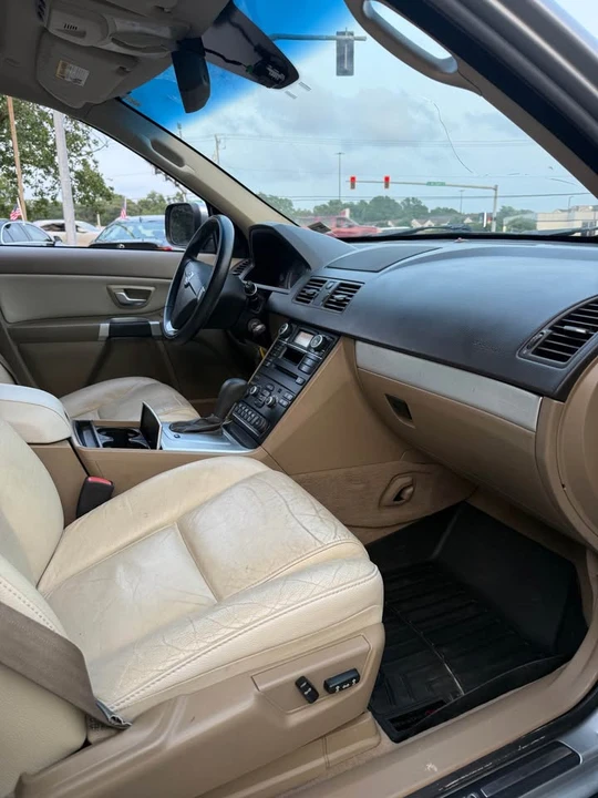 2014 Volvo XC90 1st Gen - Image 10 of 15