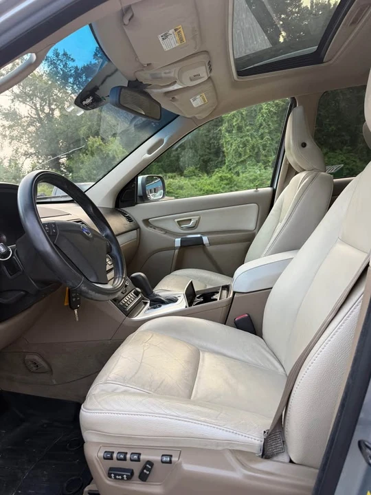 2014 Volvo XC90 1st Gen - Image 14 of 15