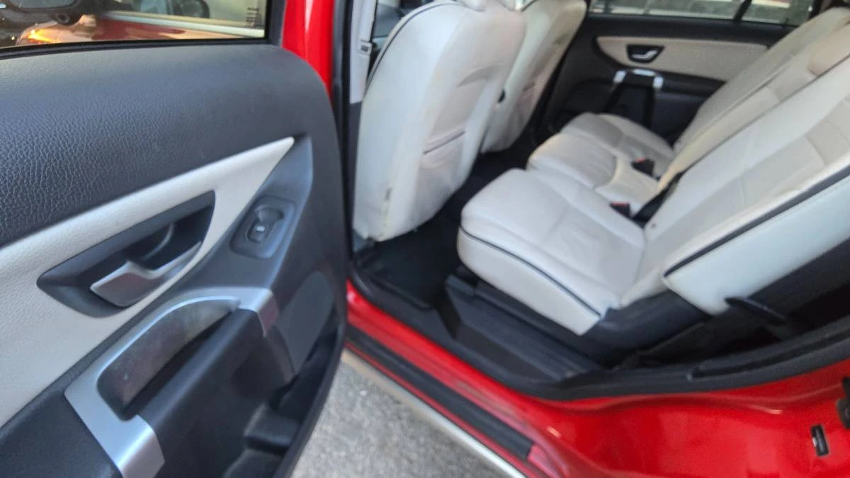 2015 Volvo XC90 1st Gen - Image 12 of 21