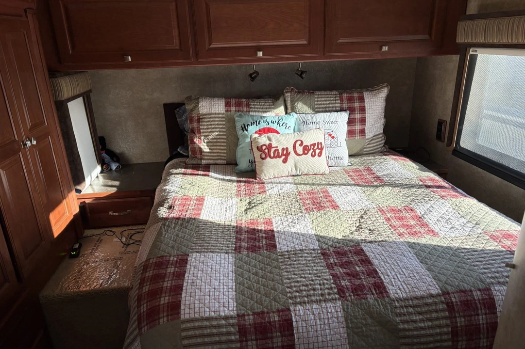 2014 Winnebago - Image 4 of 7