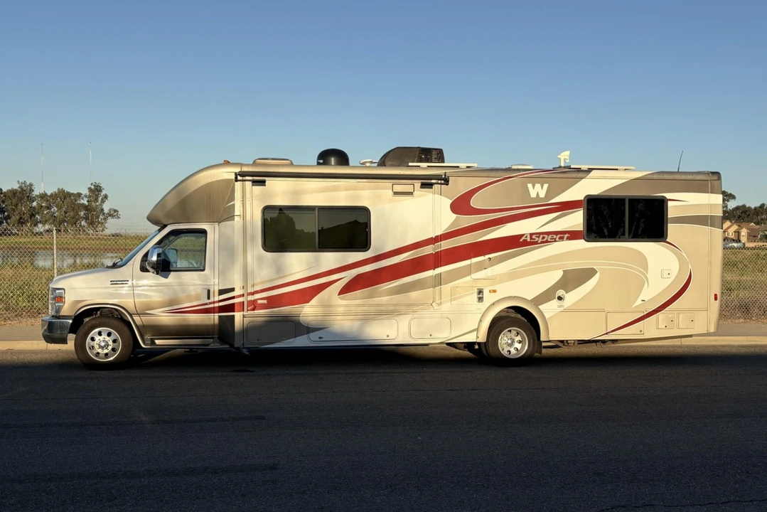 2014 Winnebago - Image 6 of 7