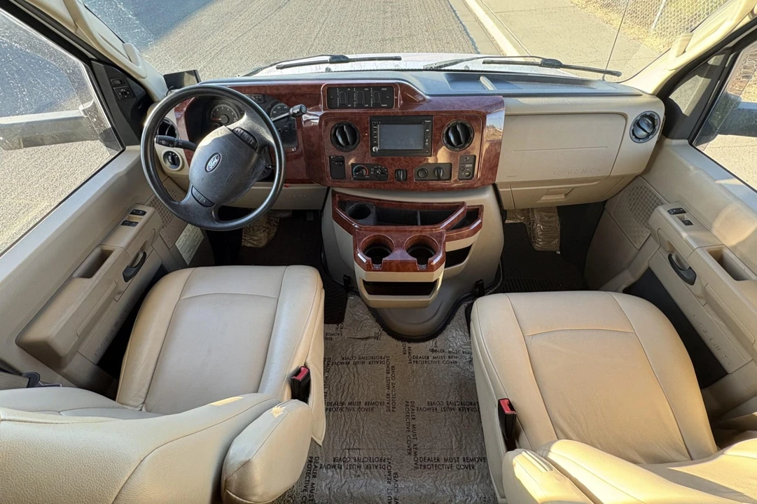 2014 Winnebago - Image 5 of 7
