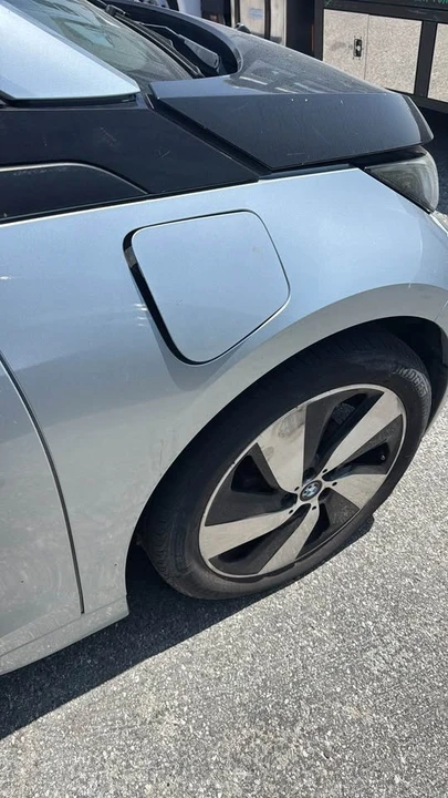 2014 BMW i3 - Image 4 of 5