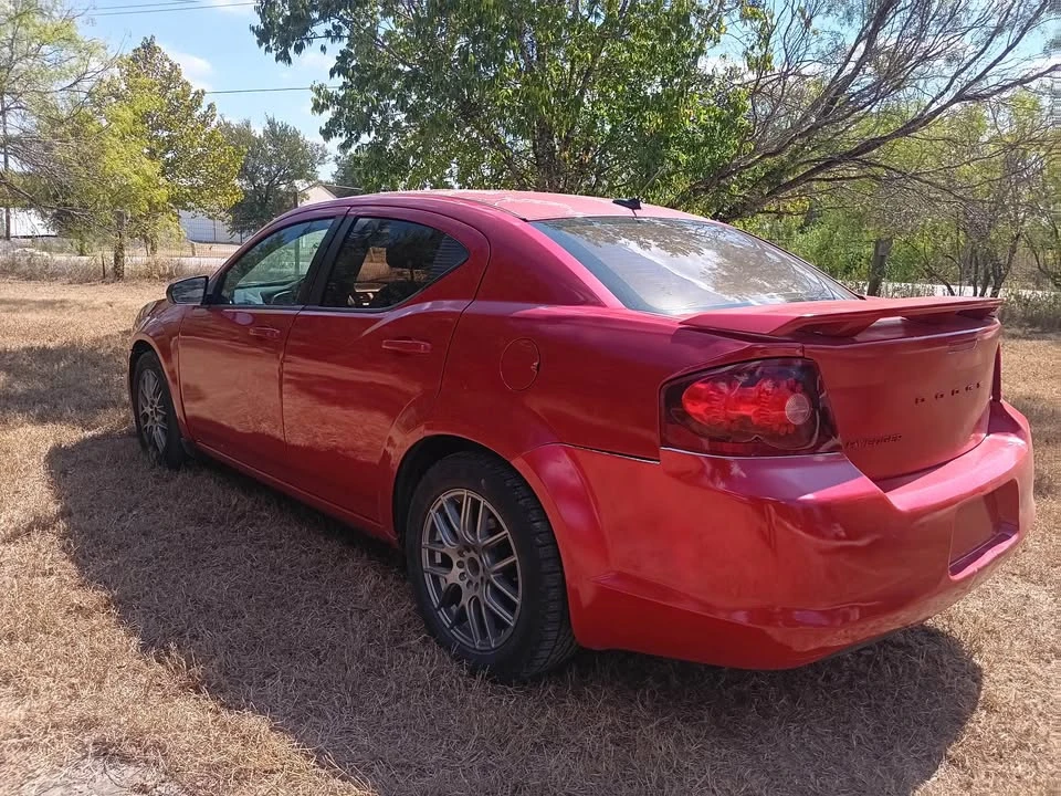 2014 Dodge Avenger Sedan - Image 4 of 10