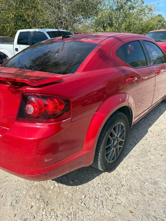 2014 Dodge Avenger Sedan - Image 5 of 10