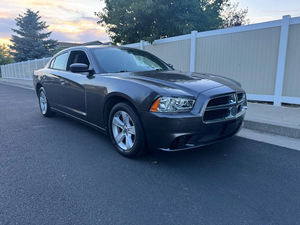 2014 Dodge Charger 7th Gen - Image 4 of 10