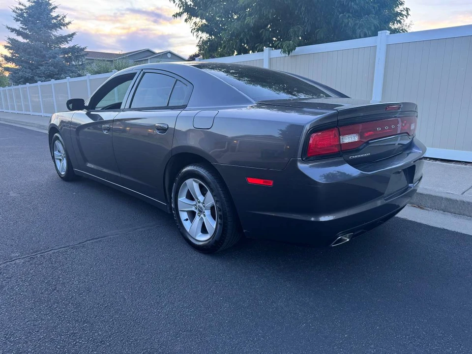 2014 Dodge Charger 7th Gen - Image 3 of 10