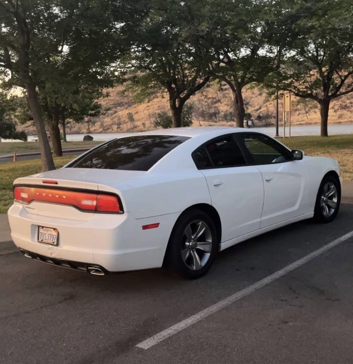 2014 Dodge Charger 7th Gen - Image 4 of 4