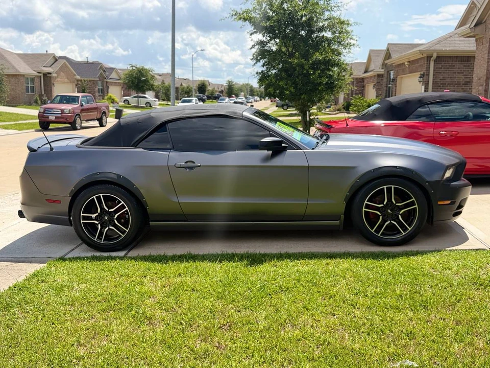 2014 Ford S197 Mustang - Image 2 of 12