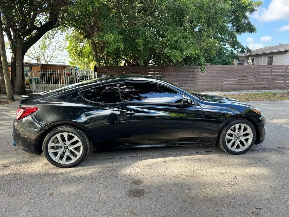 2014 Genesis - Image 2 of 4