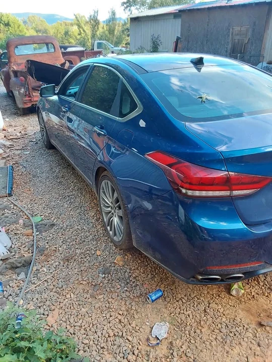 2014 Hyundai Genesis - Image 2 of 6