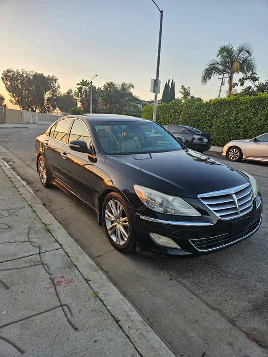 2014 Hyundai Genesis - Image 3 of 10