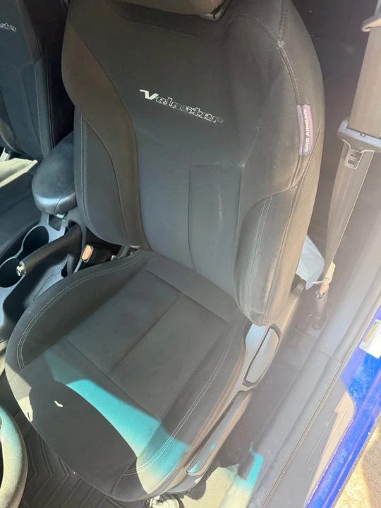 2014 Hyundai Veloster - Image 6 of 6