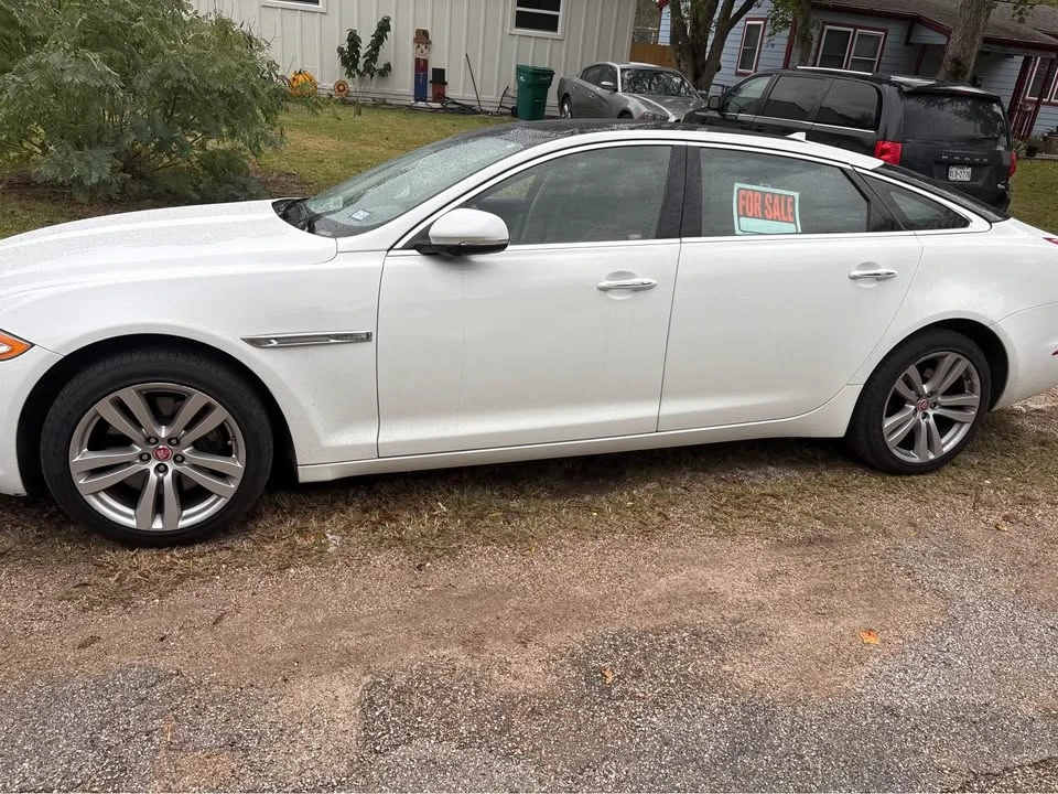 2014 Jaguar X351 XJ - Image 9 of 10