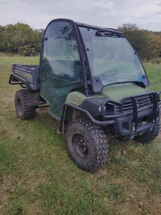 2014 John Deere - Image 2 of 10
