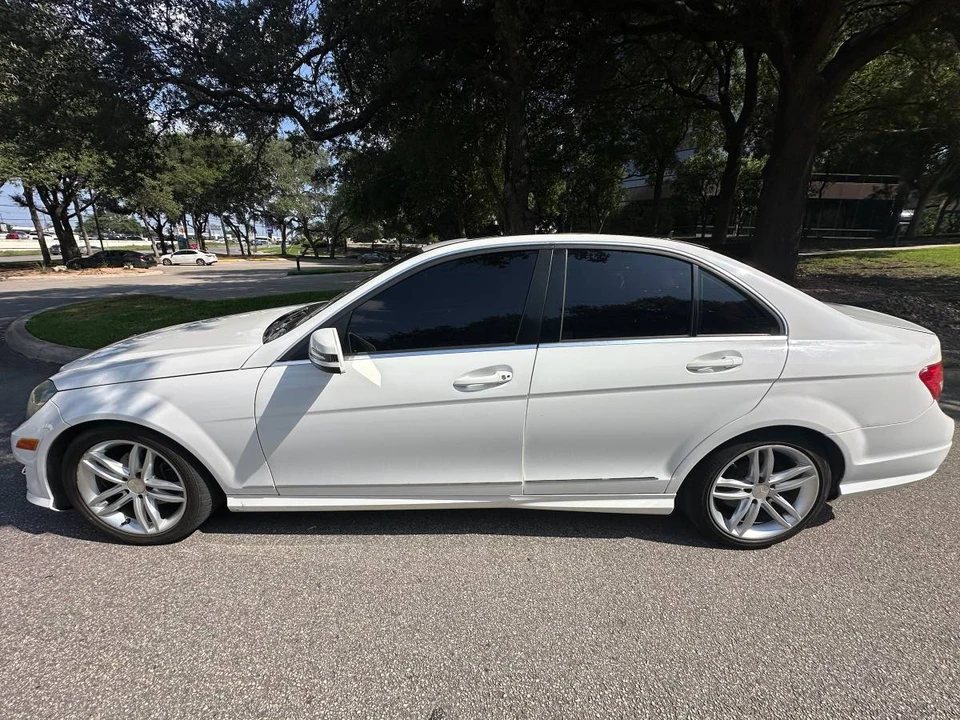 2014 Mercedes-Benz W204 C-Class - Image 2 of 10