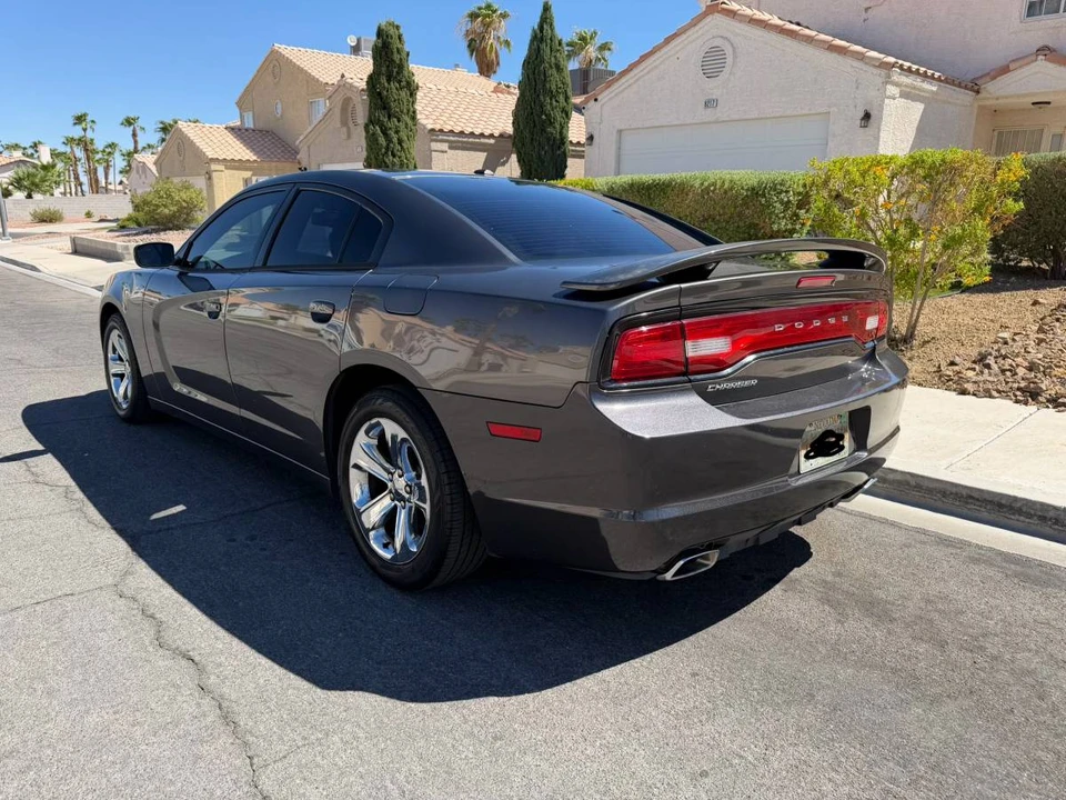 2014 Dodge Charger 7th Gen - Image 4 of 15