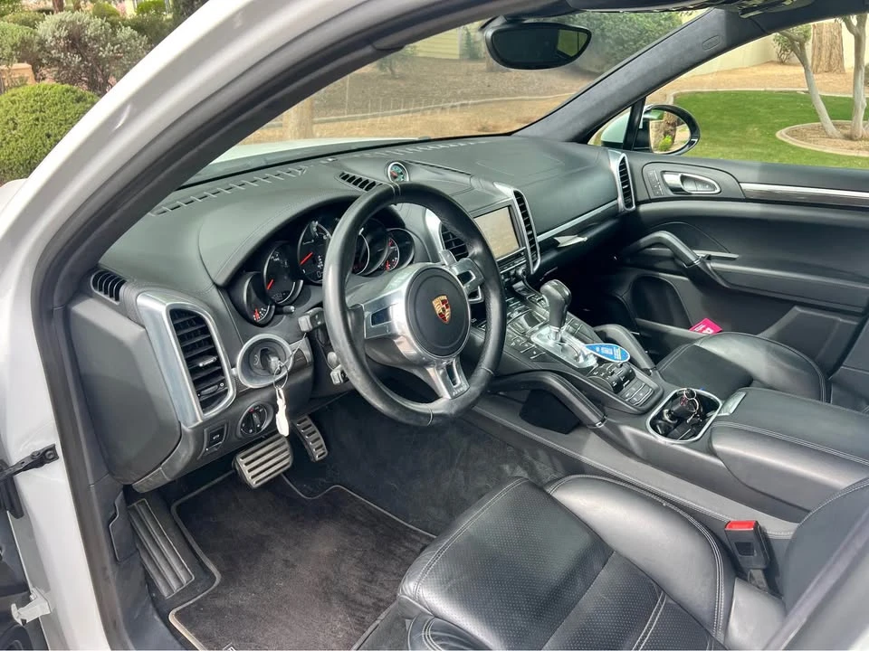 2014 Porsche 958 Cayenne Turbo S - Image 8 of 10