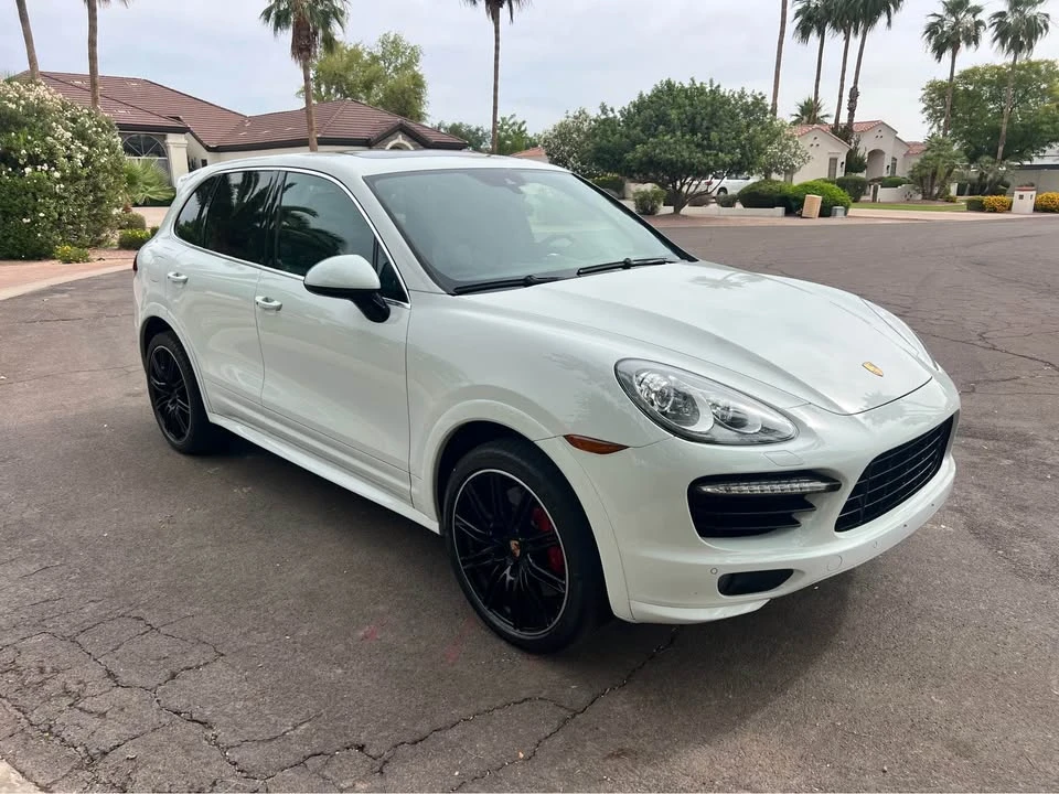 2014 Porsche 958 Cayenne Turbo S - Image 2 of 10