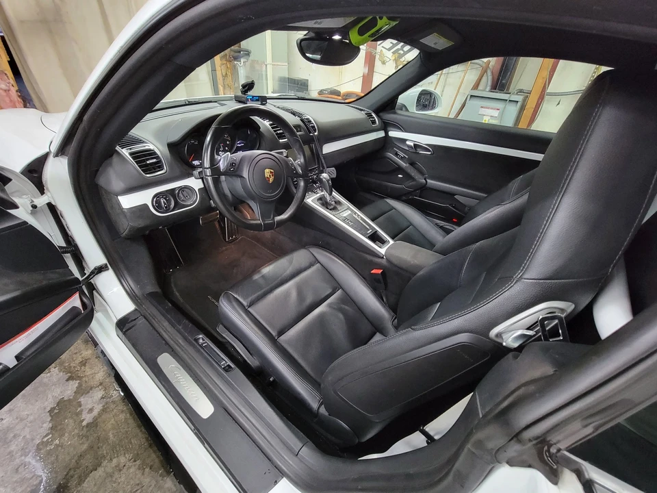2014 Porsche 981 Cayman - Image 2 of 8