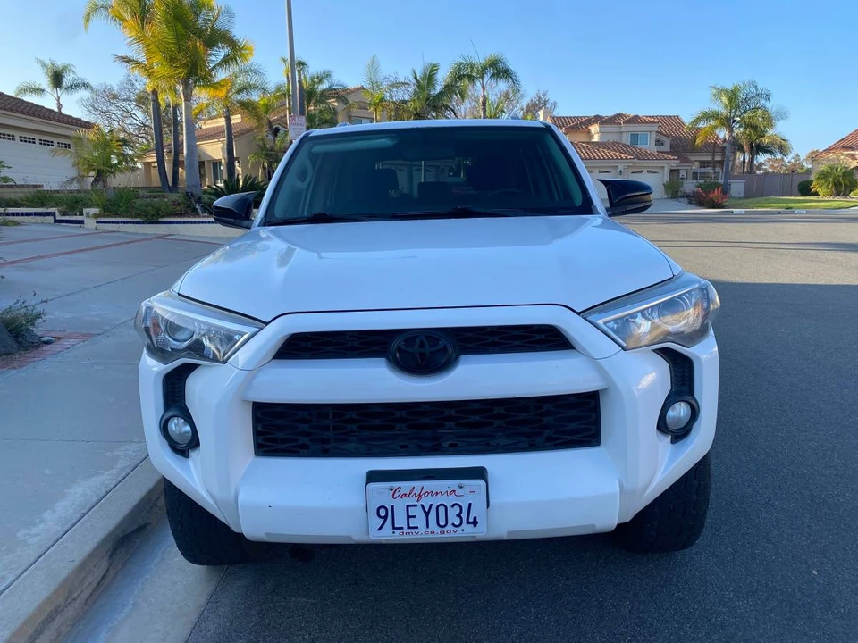 2014 Toyota 4Runner 5th Gen - Image 9 of 23