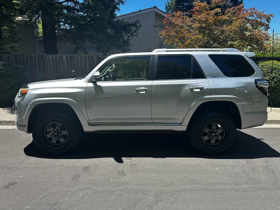 2014 Toyota 4Runner 5th Gen - Image 3 of 7