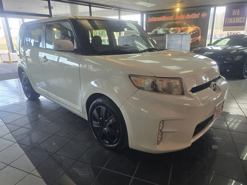 2014 Scion xB - Image 3 of 4