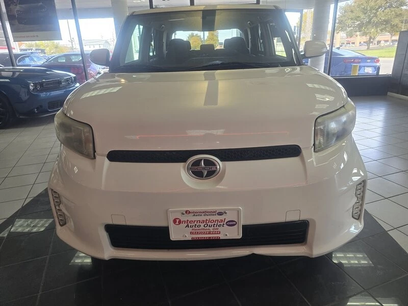 2014 Scion xB - Image 2 of 4