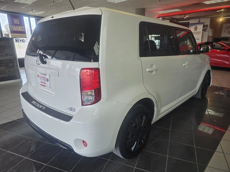 2014 Scion xB - Image 4 of 4