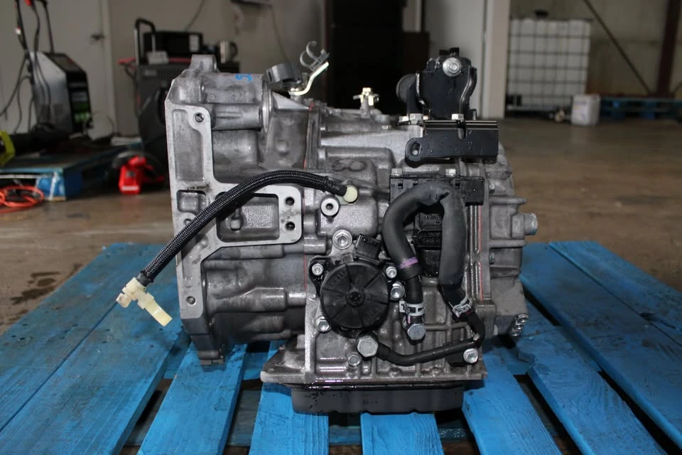 2015 Parts & Memorabilia Gearboxes - Image 4 of 9